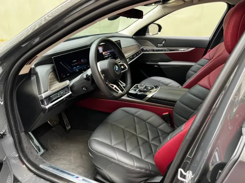 2023 BMW i7 BEV 101.7KWH,autocango,china used car exporter,china ev exporter,chinese used car exporter,chinese used ev exporter