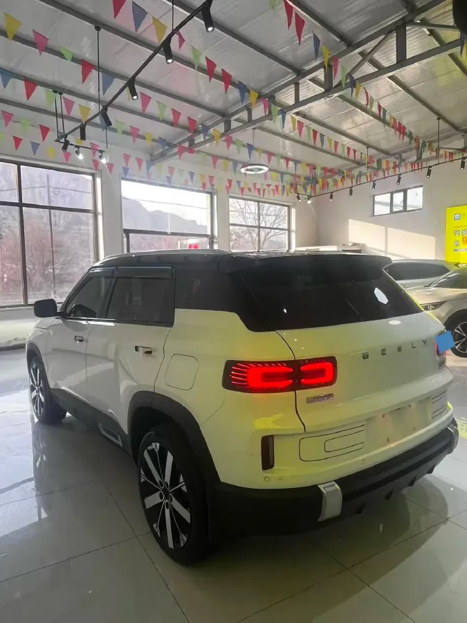 2023 Geely ICON 1.5T 181HP L4 7DCT,autocango,china used car exporter,china ev exporter,chinese used car exporter,chinese used ev exporter