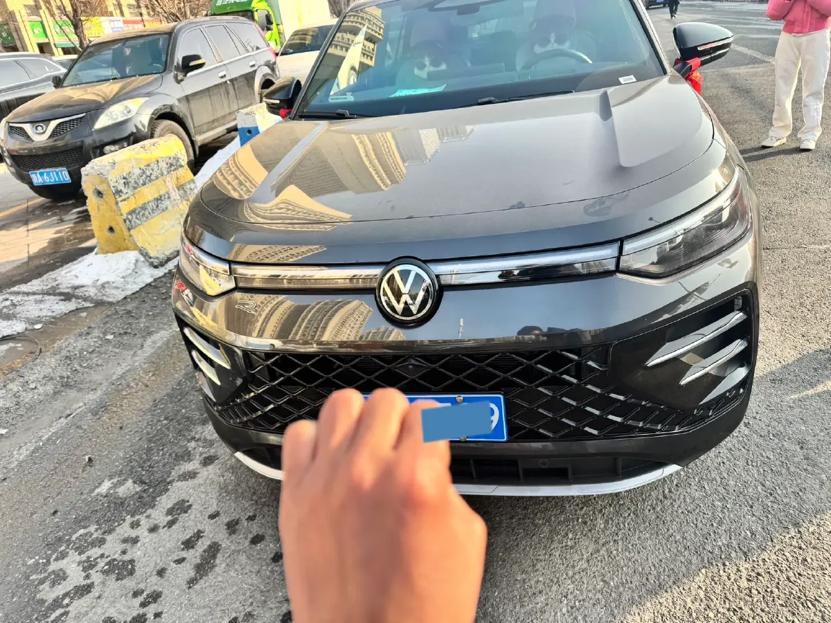 2025 Volkswagen Tayron 2.0T 220HP L4 7DCT,autocango,china used car exporter,china ev exporter,chinese used car exporter,chinese used ev exporter