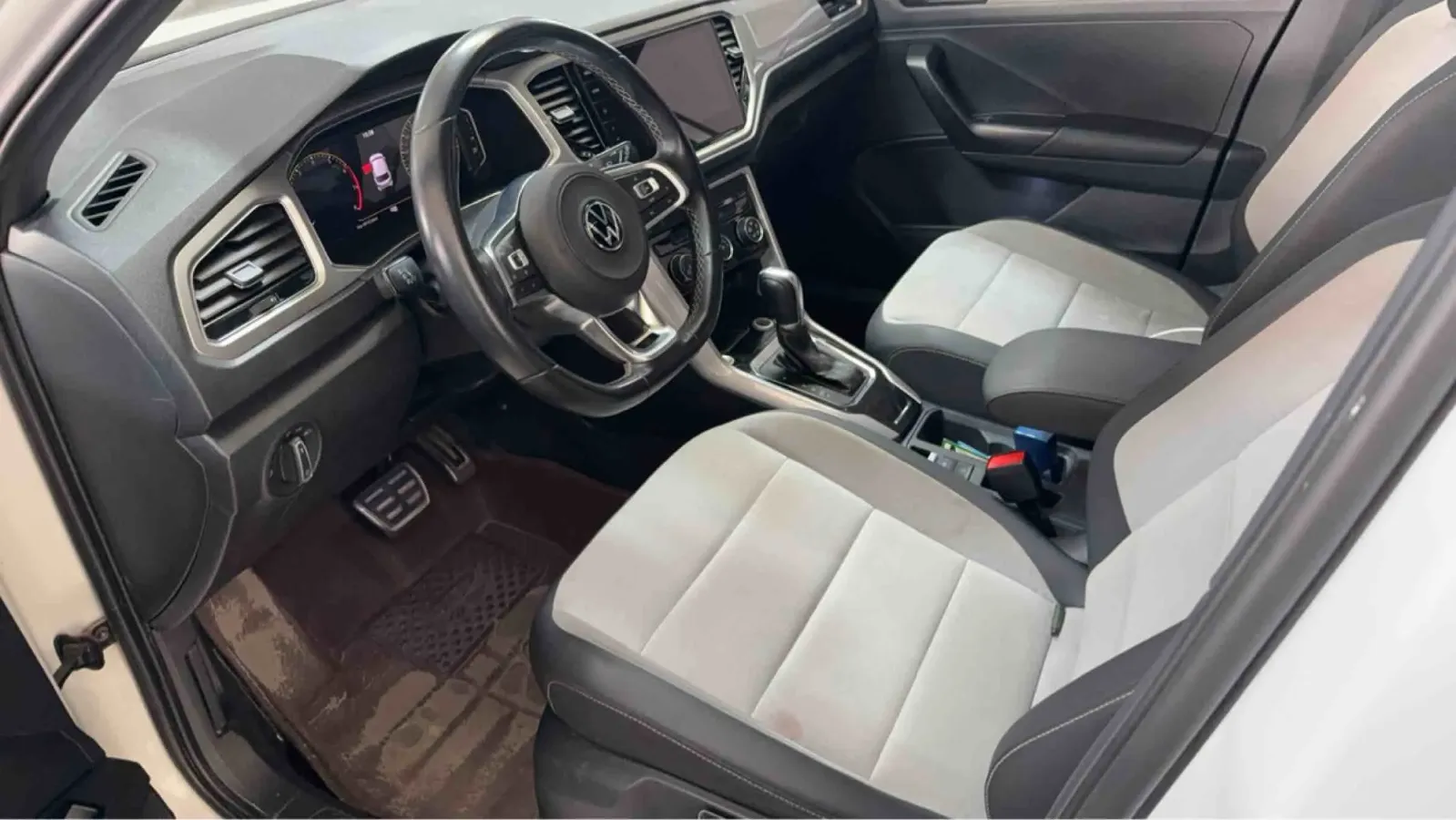 2021 Volkswagen T-Roc 1.4T 150HP L4 7DCT,autocango,china used car exporter,china ev exporter,chinese used car exporter,chinese used ev exporter