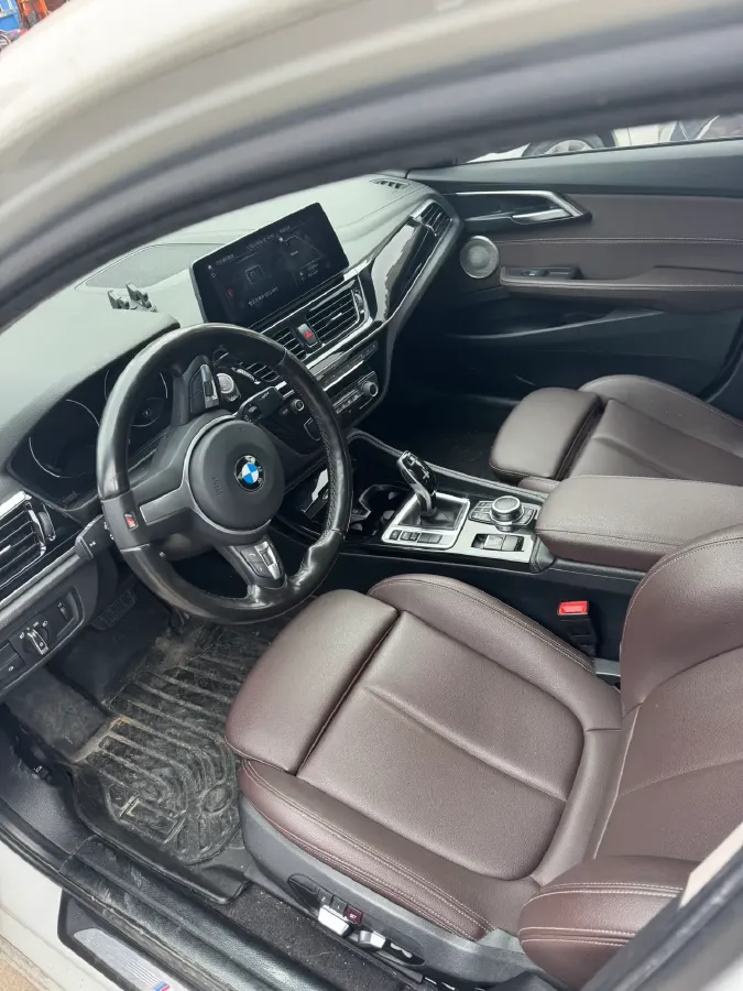 2022 BMW 1 Series 1.5T 140HP L3 7DCT,autocango,china used car exporter,china ev exporter,chinese used car exporter,chinese used ev exporter