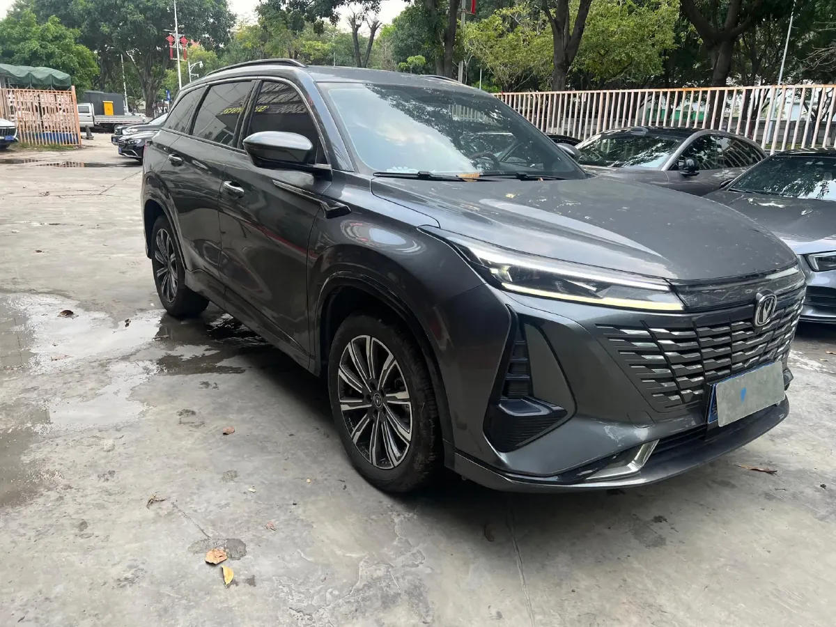 2023 ChangAn CS75 Plus 1.5T 188HP L4 8AT,autocango,china used car exporter,china ev exporter,chinese used car exporter,chinese used ev exporter