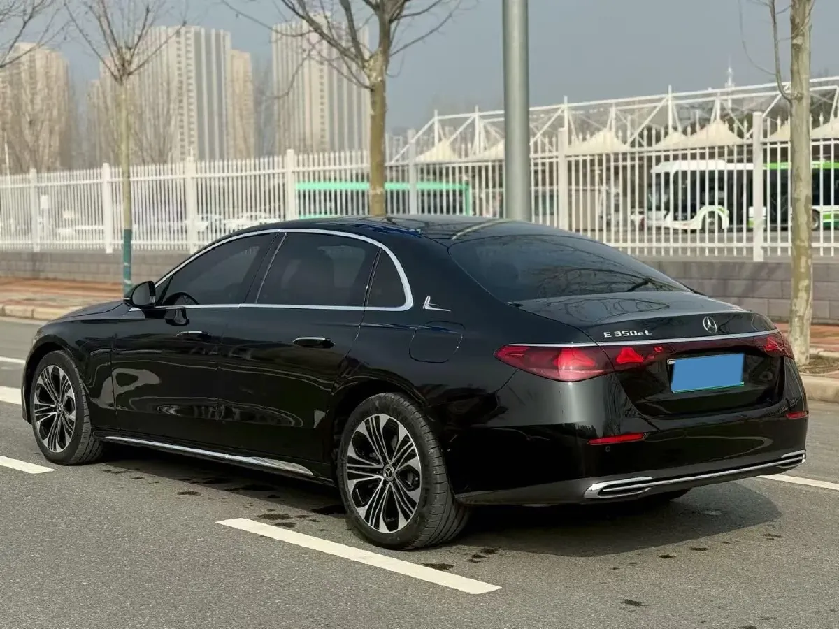 2024 Mercedes-Benz E Class 2.0T 204HP L4 9AT PHEV 25.4KWH,autocango,china used car exporter,china ev exporter,chinese used car exporter,chinese used ev exporter