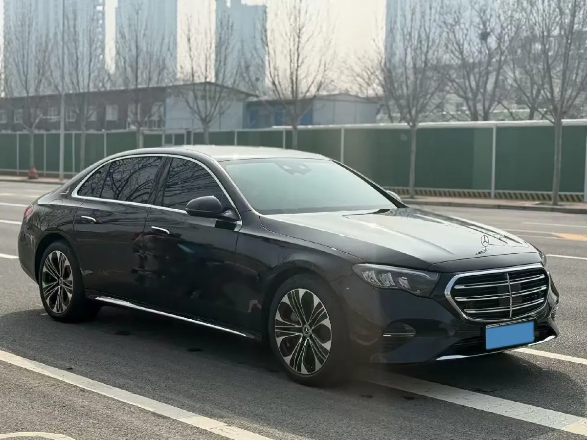 2024 Mercedes-Benz E Class 2.0T 204HP L4 9AT PHEV 25.4KWH,autocango,china used car exporter,china ev exporter,chinese used car exporter,chinese used ev exporter