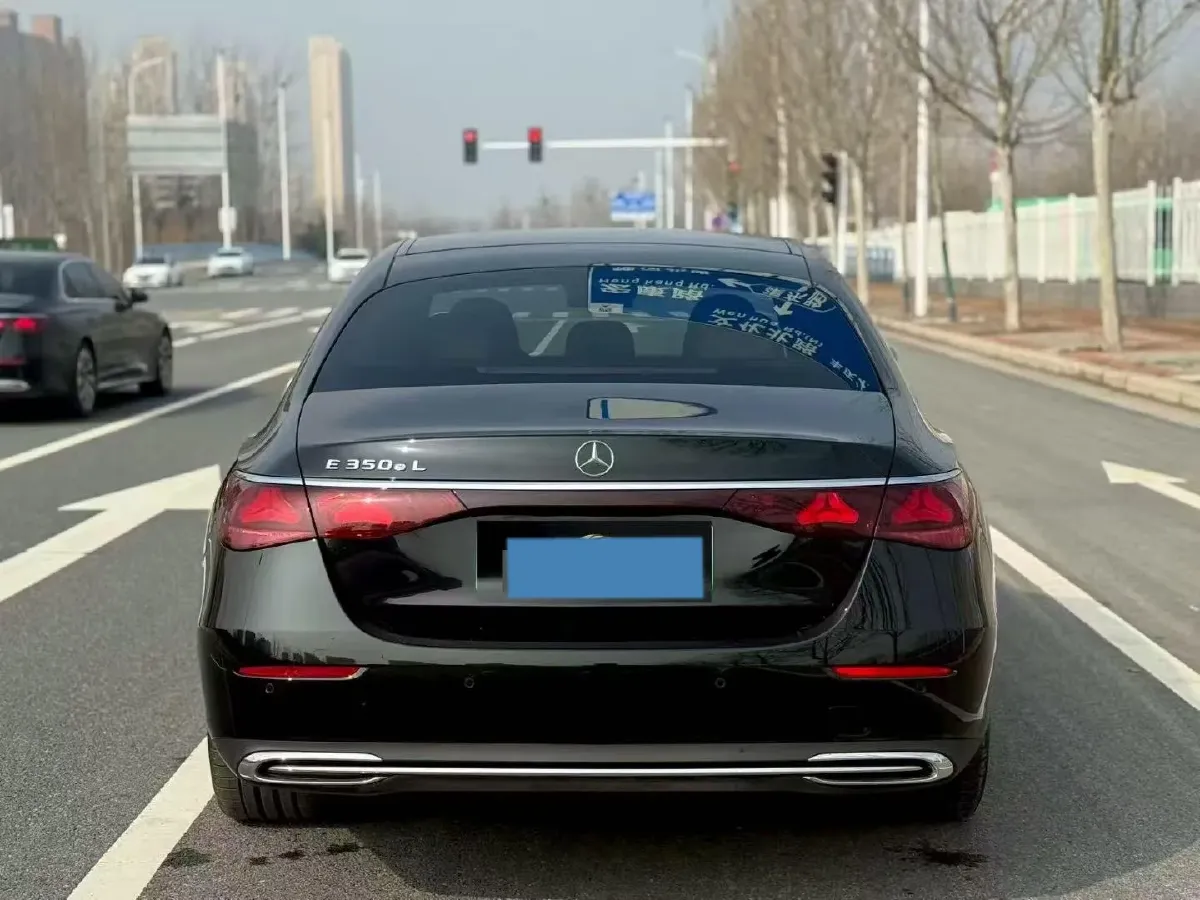 2024 Mercedes-Benz E Class 2.0T 204HP L4 9AT PHEV 25.4KWH,autocango,china used car exporter,china ev exporter,chinese used car exporter,chinese used ev exporter