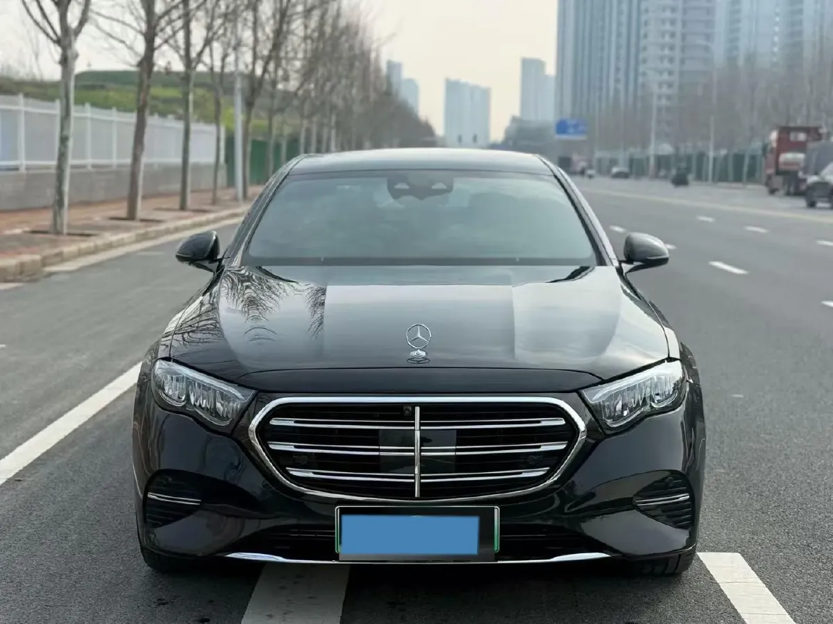 2024 Mercedes-Benz E Class 2.0T 204HP L4 9AT PHEV 25.4KWH,autocango,china used car exporter,china ev exporter,chinese used car exporter,chinese used ev exporter
