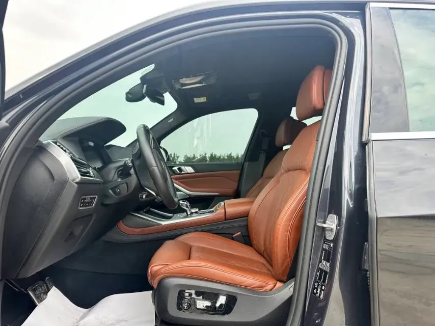 2020 BMW X7 3.0T 340HP L6 8AT,autocango,china used car exporter,china ev exporter,chinese used car exporter,chinese used ev exporter