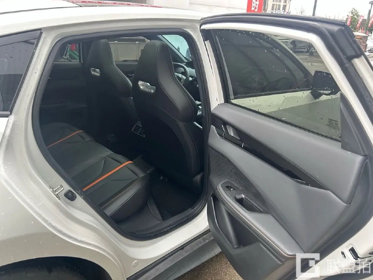 2024 ChangAn UNI-V 1.5T 188HP L4 7DCT,autocango,china used car exporter,china ev exporter,chinese used car exporter,chinese used ev exporter