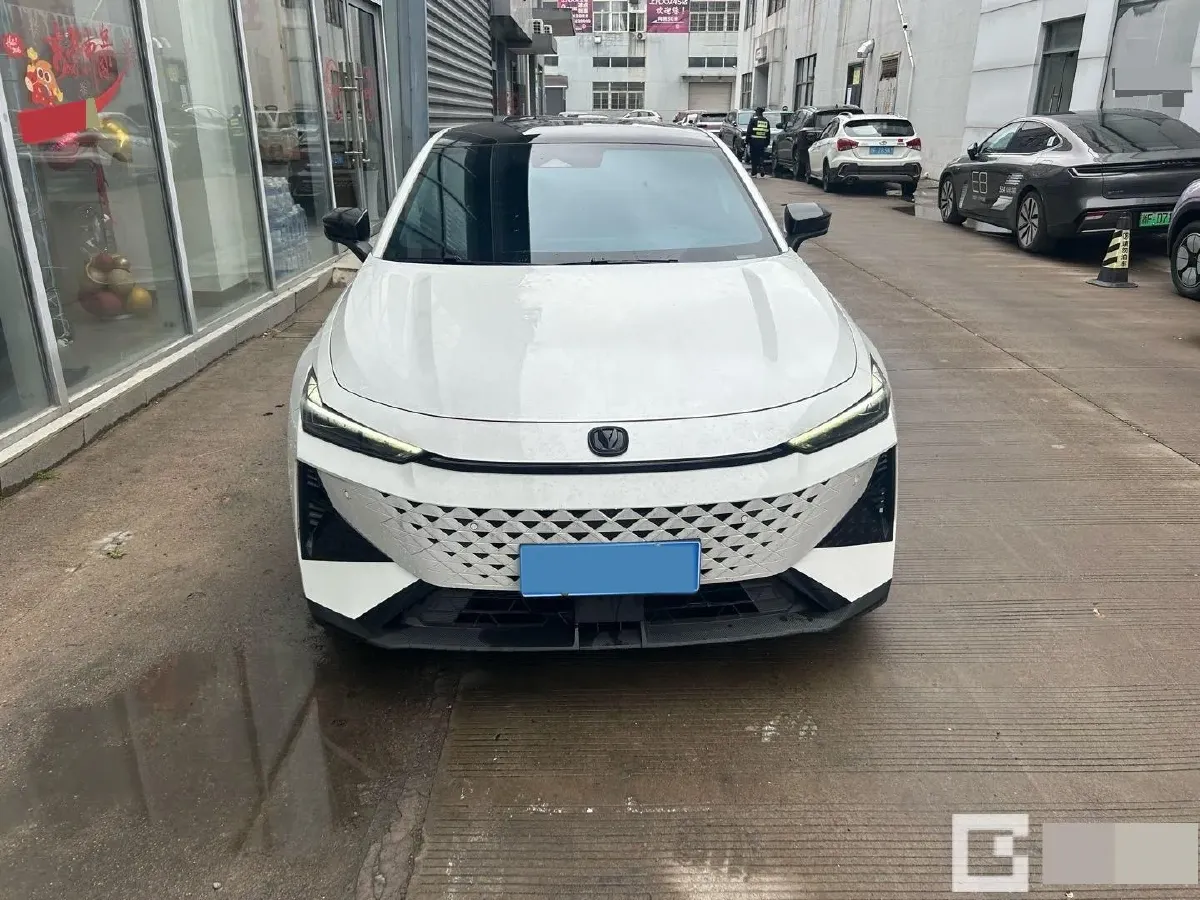 2024 ChangAn UNI-V 1.5T 188HP L4 7DCT,autocango,china used car exporter,china ev exporter,chinese used car exporter,chinese used ev exporter