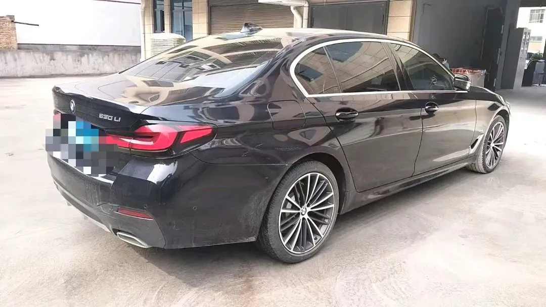 2022 BMW 5 Series 2.0T 252HP L4 8AT,autocango,china used car exporter,china ev exporter,chinese used car exporter,chinese used ev exporter
