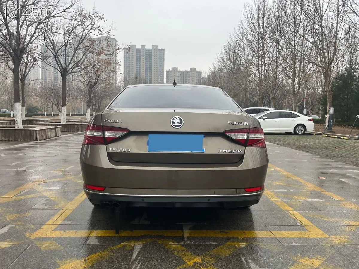 2018 Skoda Superb 1.8T 180HP L4 7DCT,autocango,china used car exporter,china ev exporter,chinese used car exporter,chinese used ev exporter
