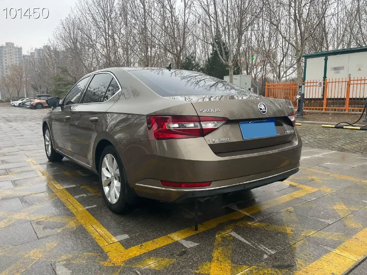 2018 Skoda Superb 1.8T 180HP L4 7DCT,autocango,china used car exporter,china ev exporter,chinese used car exporter,chinese used ev exporter