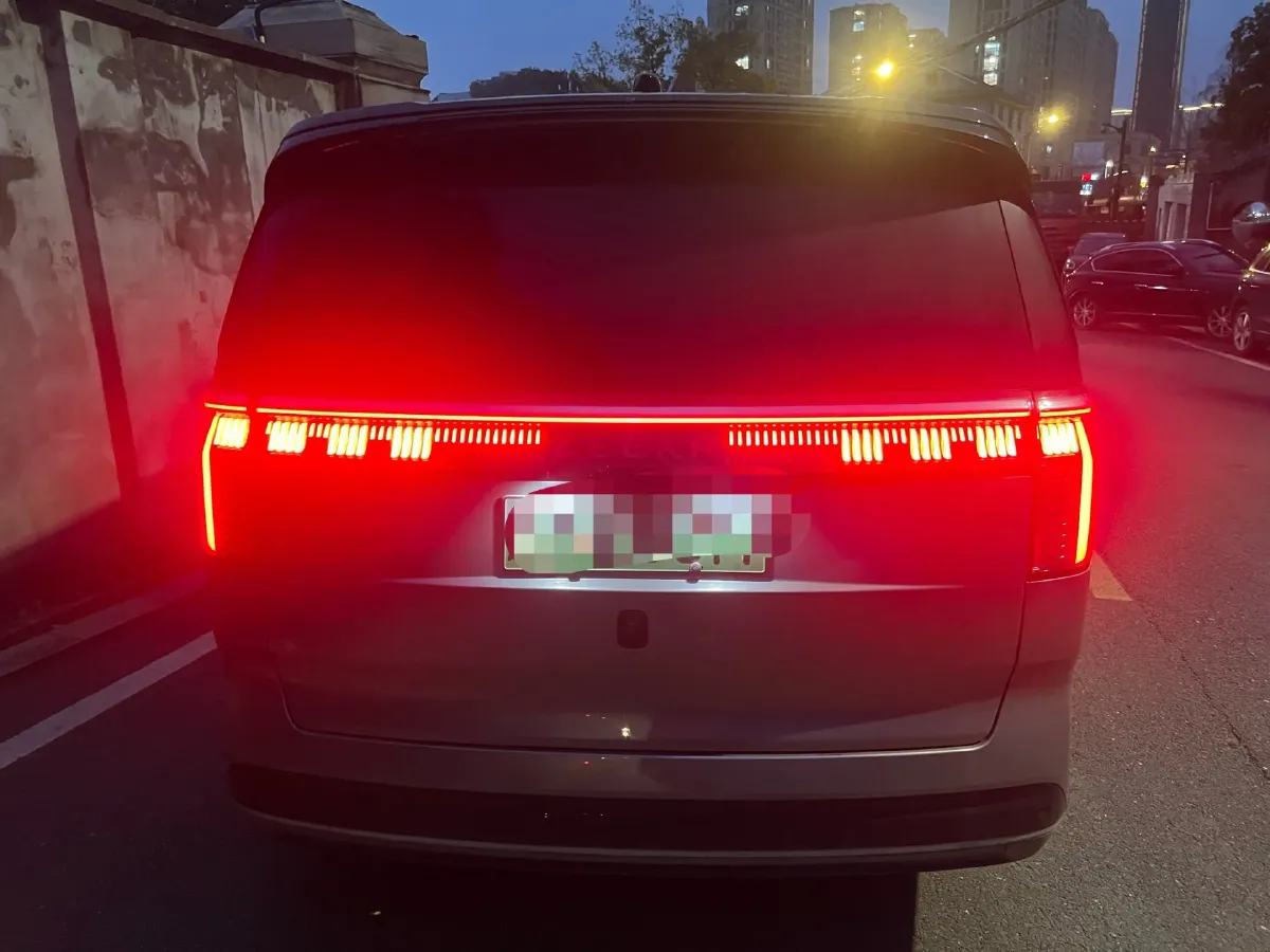 2022 Zeekr 009 BEV 116KWH,autocango,china used car exporter,china ev exporter,chinese used car exporter,chinese used ev exporter