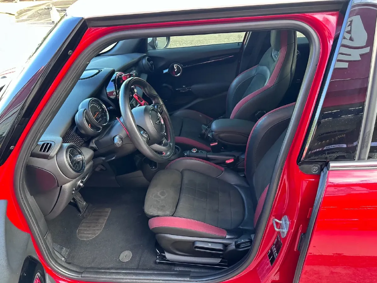 2019 MINI MINI 2.0T 192HP L4 7DCT,autocango,china used car exporter,china ev exporter,chinese used car exporter,chinese used ev exporter