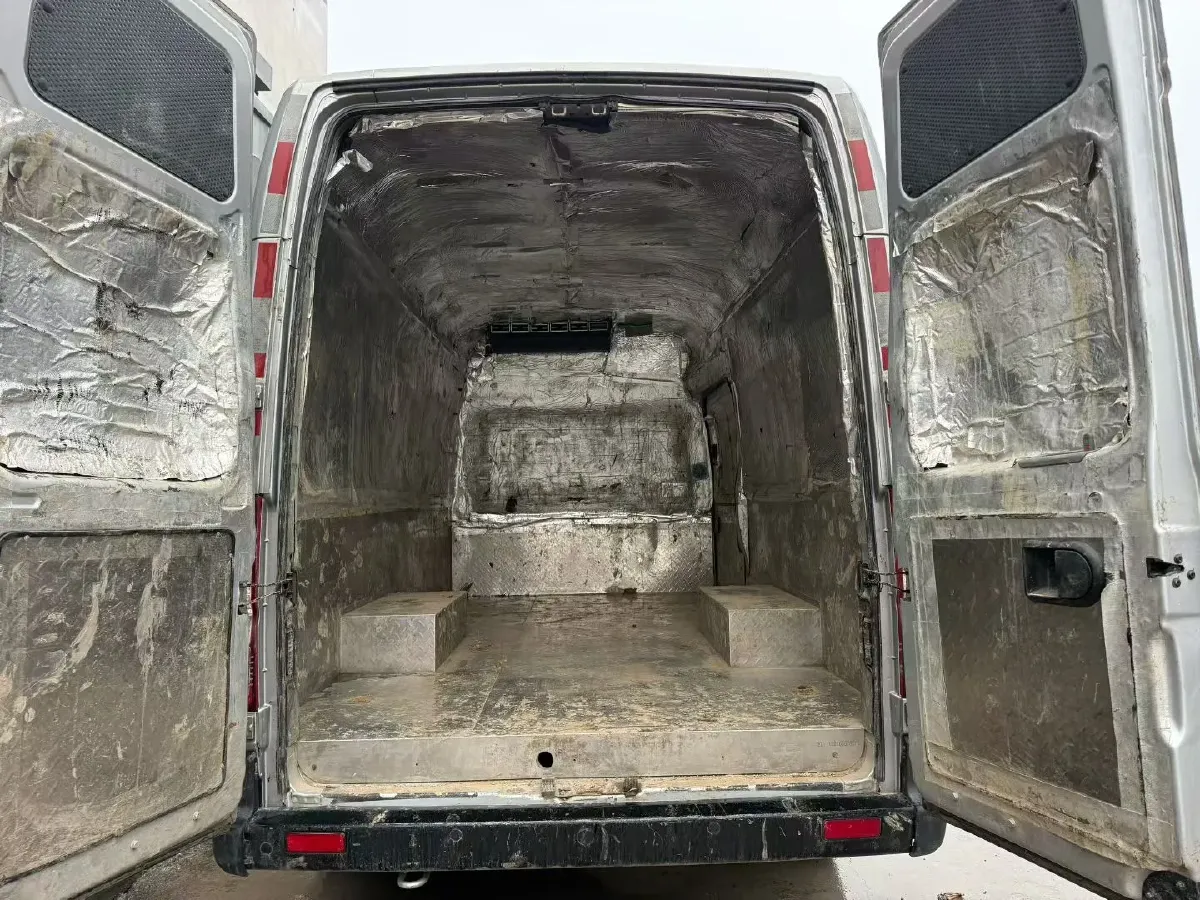 2023 Ford Transit 2.0T 220HP L4 5MT,autocango,china used car exporter,china ev exporter,chinese used car exporter,chinese used ev exporter