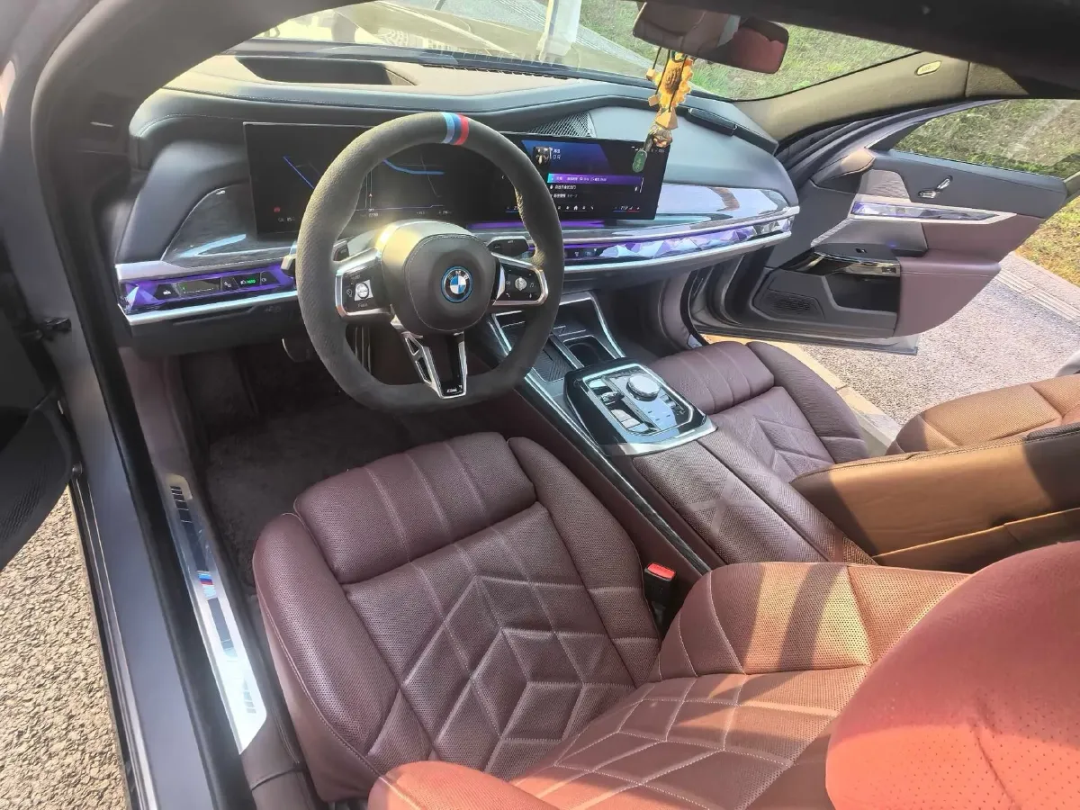 2023 BMW i7 BEV 101.7KWH,autocango,china used car exporter,china ev exporter,chinese used car exporter,chinese used ev exporter