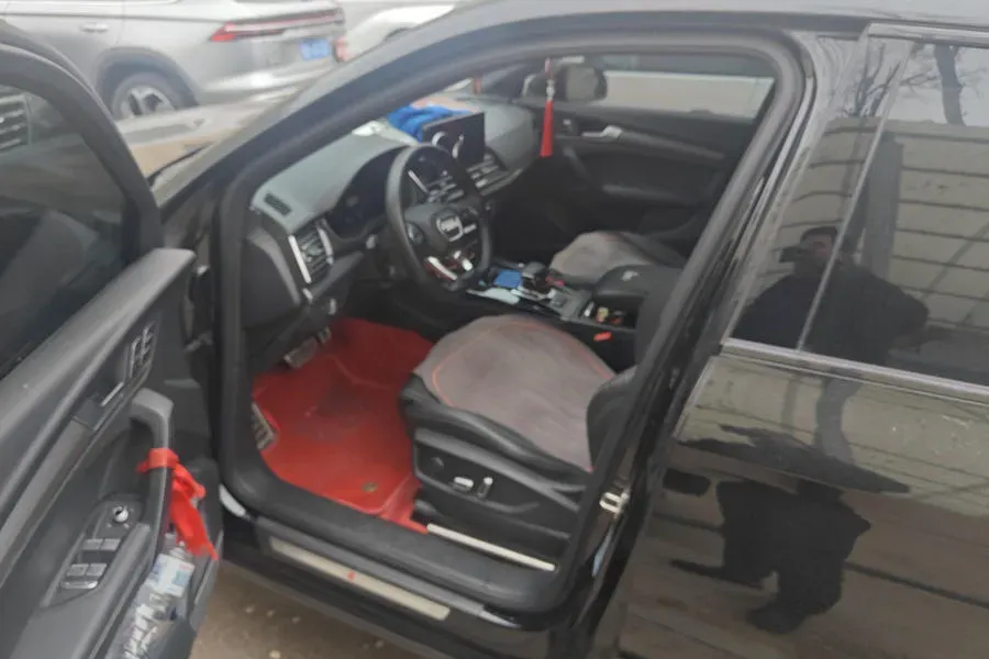 2024 Audi Q5L 2.0T 245HP L4 7DCT,autocango,china used car exporter,china ev exporter,chinese used car exporter,chinese used ev exporter