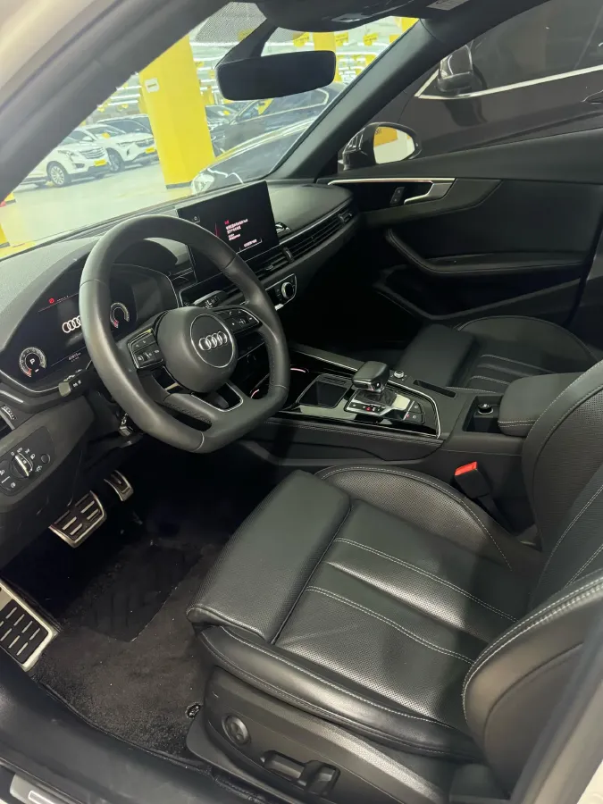 2023 Audi A4L 2.0T 190HP L4 7DCT,autocango,china used car exporter,china ev exporter,chinese used car exporter,chinese used ev exporter