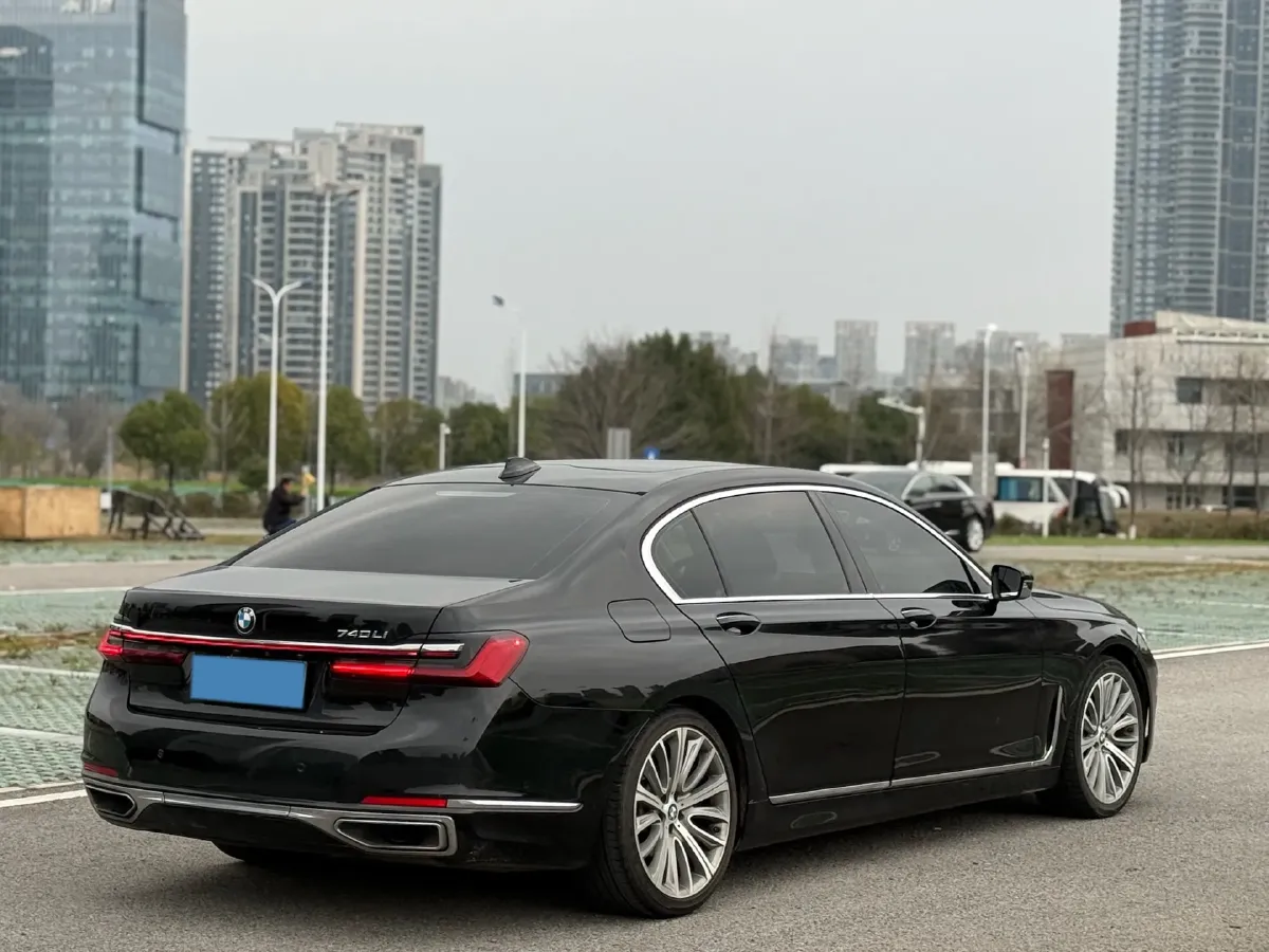 2021 BMW 7 Series 3.0T 340HP L6 8AT,autocango,china used car exporter,china ev exporter,chinese used car exporter,chinese used ev exporter
