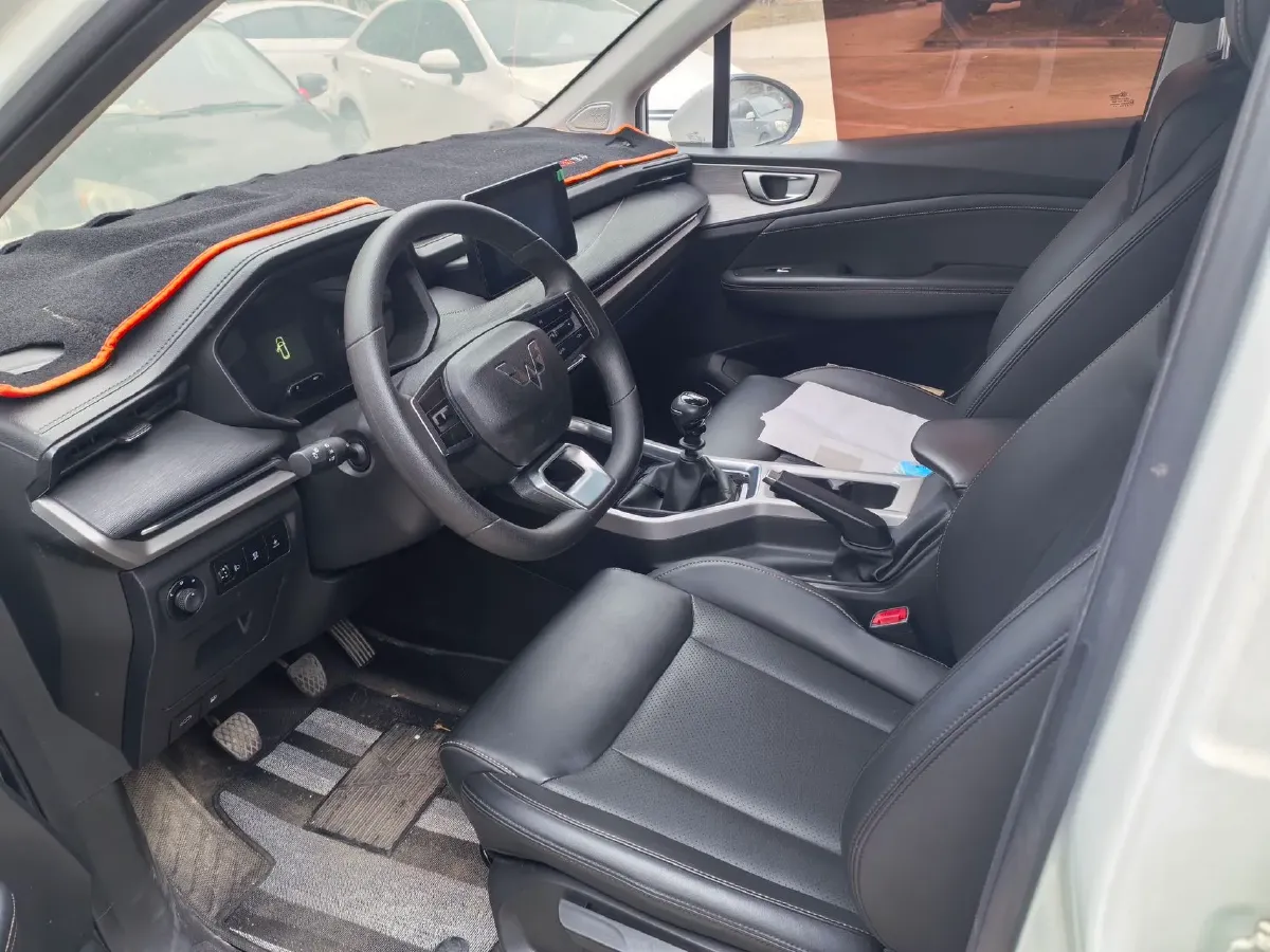 2022 WuLing ZhengChen 2.0L 136HP L4 6MT,autocango,china used car exporter,china ev exporter,chinese used car exporter,chinese used ev exporter