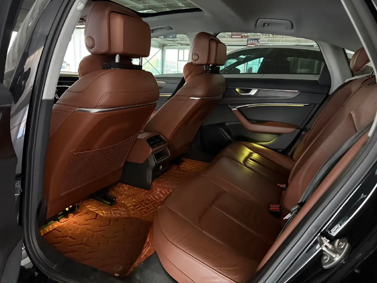 2019 Audi A6L 2.0T 190HP L4 7DCT,autocango,china used car exporter,china ev exporter,chinese used car exporter,chinese used ev exporter