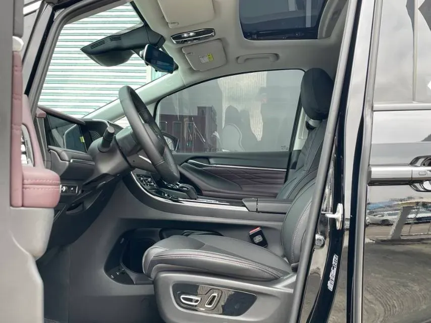 2024 GAC Trumpchi M8 2.0T 252HP L4 8AT,autocango,china used car exporter,china ev exporter,chinese used car exporter,chinese used ev exporter