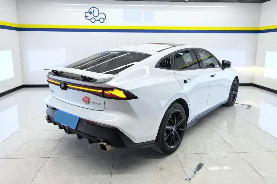 2023 ChangAn UNI-V 1.5T 188HP L4 7DCT,autocango,china used car exporter,china ev exporter,chinese used car exporter,chinese used ev exporter