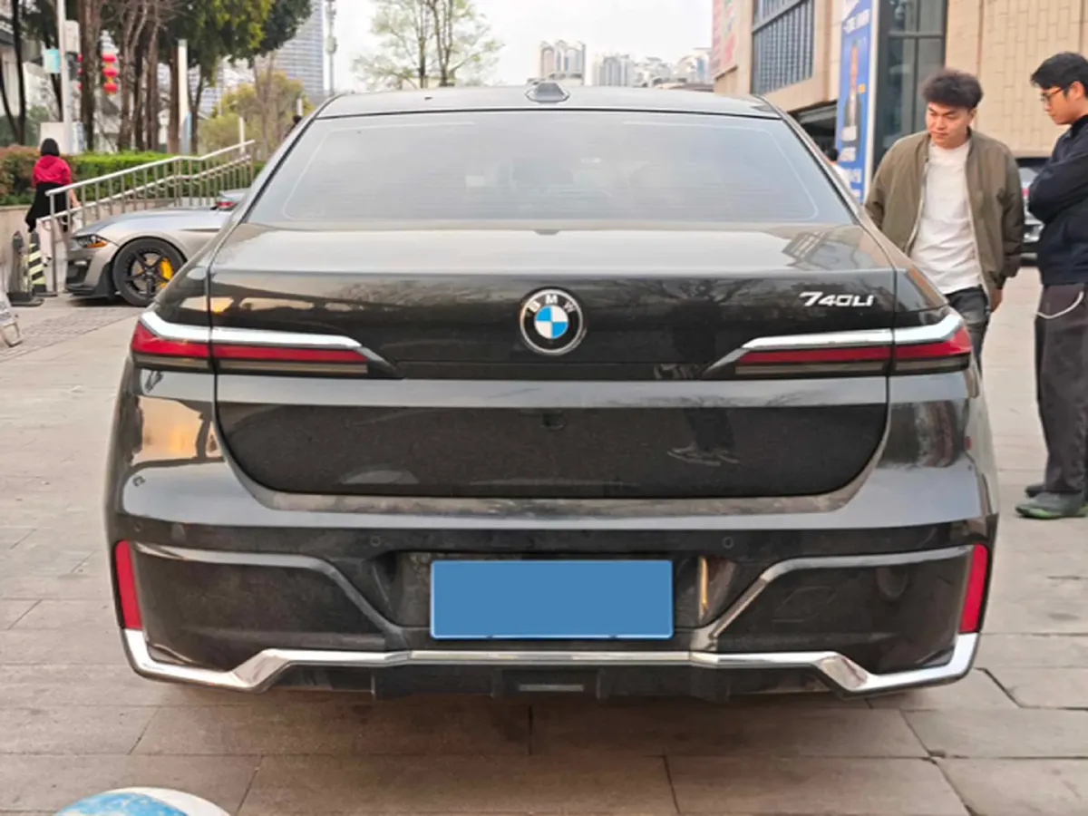 2023 BMW 7 Series 3.0T 381HP L6 8AT,autocango,china used car exporter,china ev exporter,chinese used car exporter,chinese used ev exporter