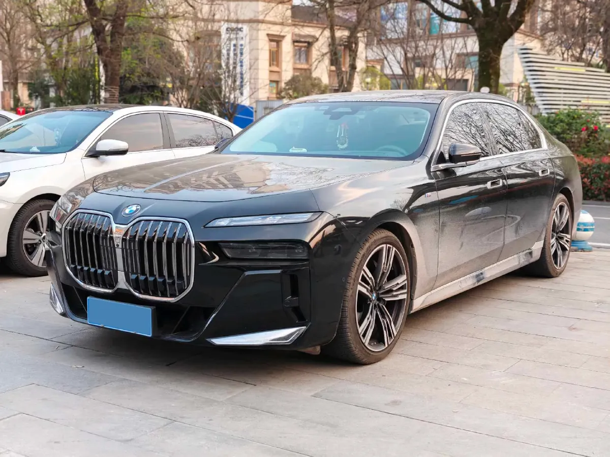 2023 BMW 7 Series 3.0T 381HP L6 8AT,autocango,china used car exporter,china ev exporter,chinese used car exporter,chinese used ev exporter