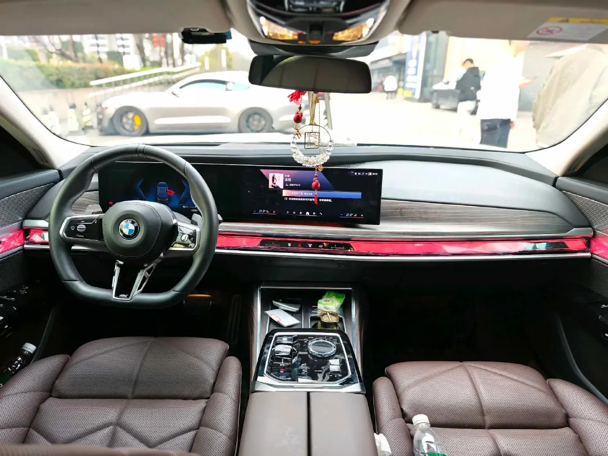 2023 BMW 7 Series 3.0T 381HP L6 8AT,autocango,china used car exporter,china ev exporter,chinese used car exporter,chinese used ev exporter