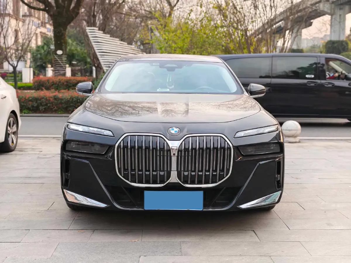 2023 BMW 7 Series 3.0T 381HP L6 8AT,autocango,china used car exporter,china ev exporter,chinese used car exporter,chinese used ev exporter