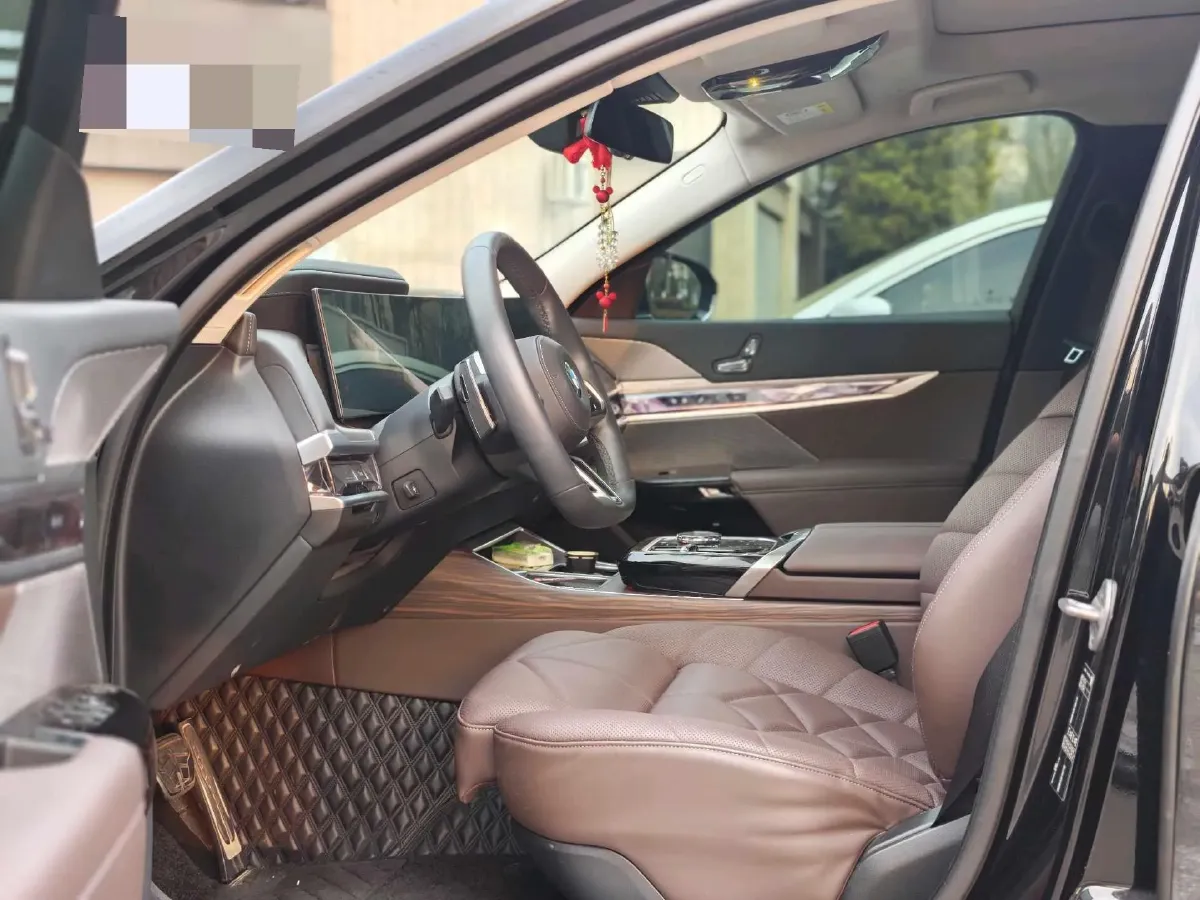 2023 BMW 7 Series 3.0T 381HP L6 8AT,autocango,china used car exporter,china ev exporter,chinese used car exporter,chinese used ev exporter