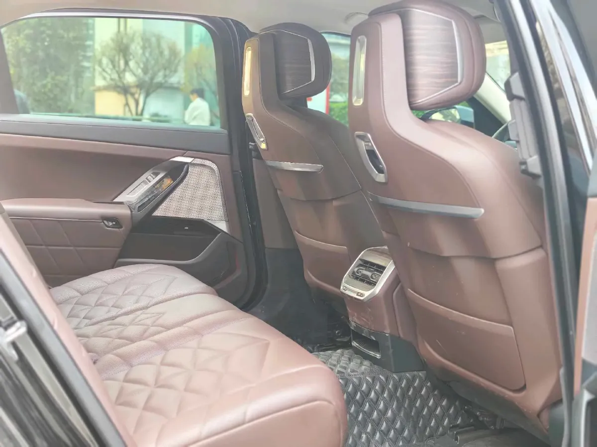 2023 BMW 7 Series 3.0T 381HP L6 8AT,autocango,china used car exporter,china ev exporter,chinese used car exporter,chinese used ev exporter