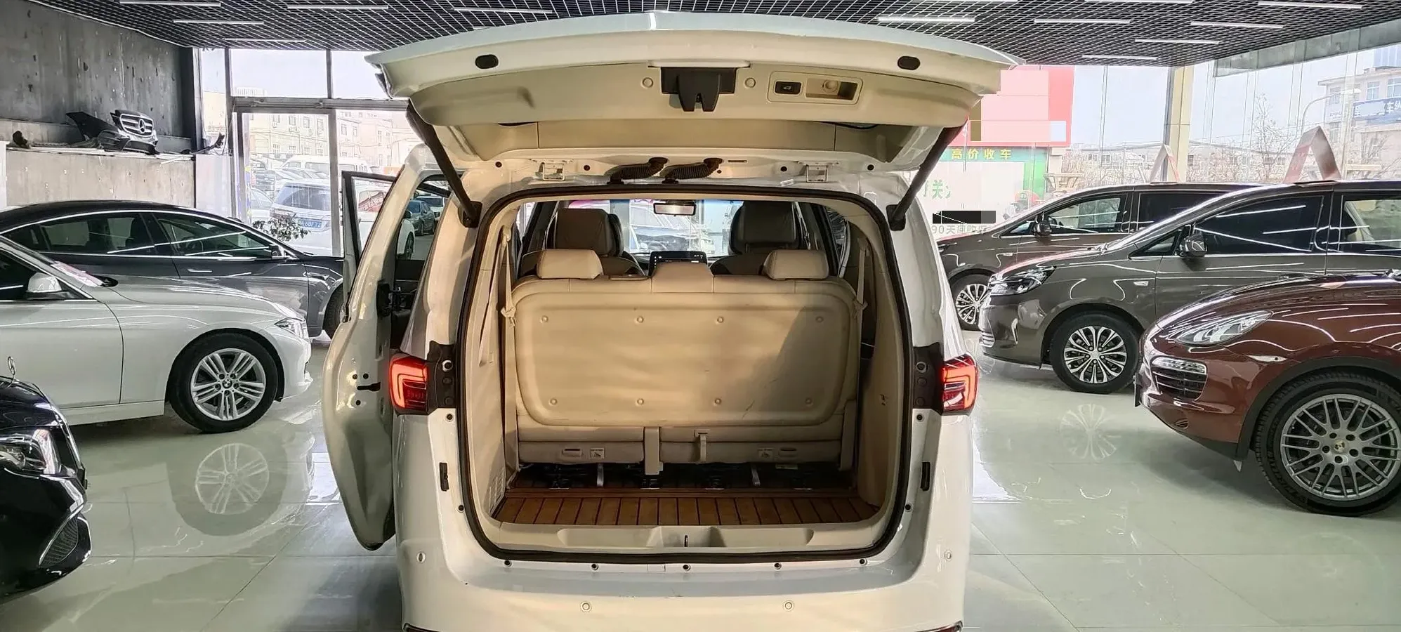 2021 Buick GL8 2.0T 237HP L4 9AT,autocango,china used car exporter,china ev exporter,chinese used car exporter,chinese used ev exporter