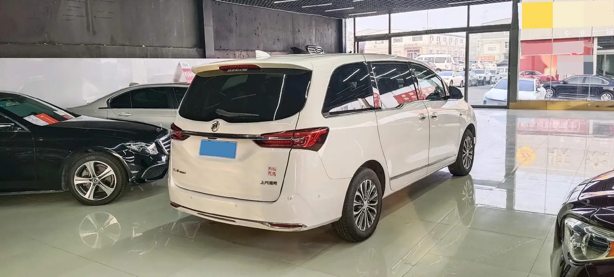 2021 Buick GL8 2.0T 237HP L4 9AT,autocango,china used car exporter,china ev exporter,chinese used car exporter,chinese used ev exporter
