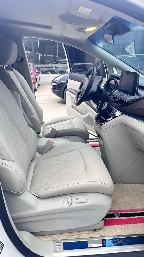 2023 Buick GL8 2.0T 237HP L4 9AT,autocango,china used car exporter,china ev exporter,chinese used car exporter,chinese used ev exporter