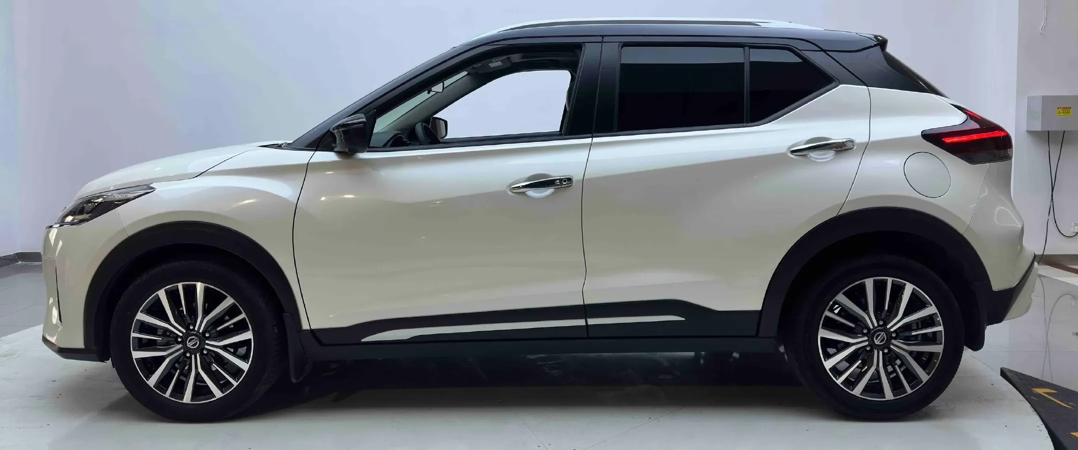 2022 Nissan Kicks 1.5L 122HP L4 CVT,autocango,china used car exporter,china ev exporter,chinese used car exporter,chinese used ev exporter