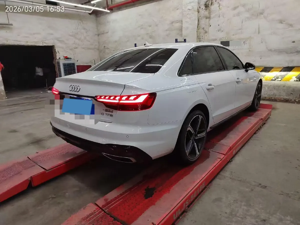 2023 Audi A4L 2.0T 190HP L4 7DCT,autocango,china used car exporter,china ev exporter,chinese used car exporter,chinese used ev exporter