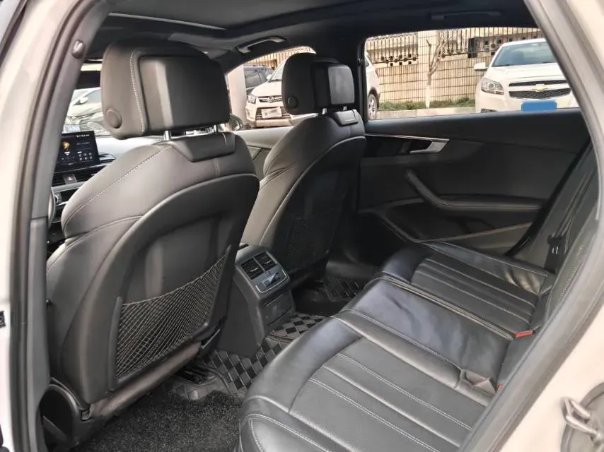 2023 Audi A4L 2.0T 190HP L4 7DCT,autocango,china used car exporter,china ev exporter,chinese used car exporter,chinese used ev exporter