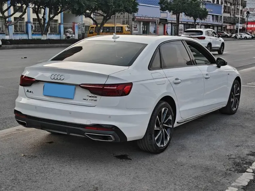 2023 Audi A4L 2.0T 190HP L4 7DCT,autocango,china used car exporter,china ev exporter,chinese used car exporter,chinese used ev exporter