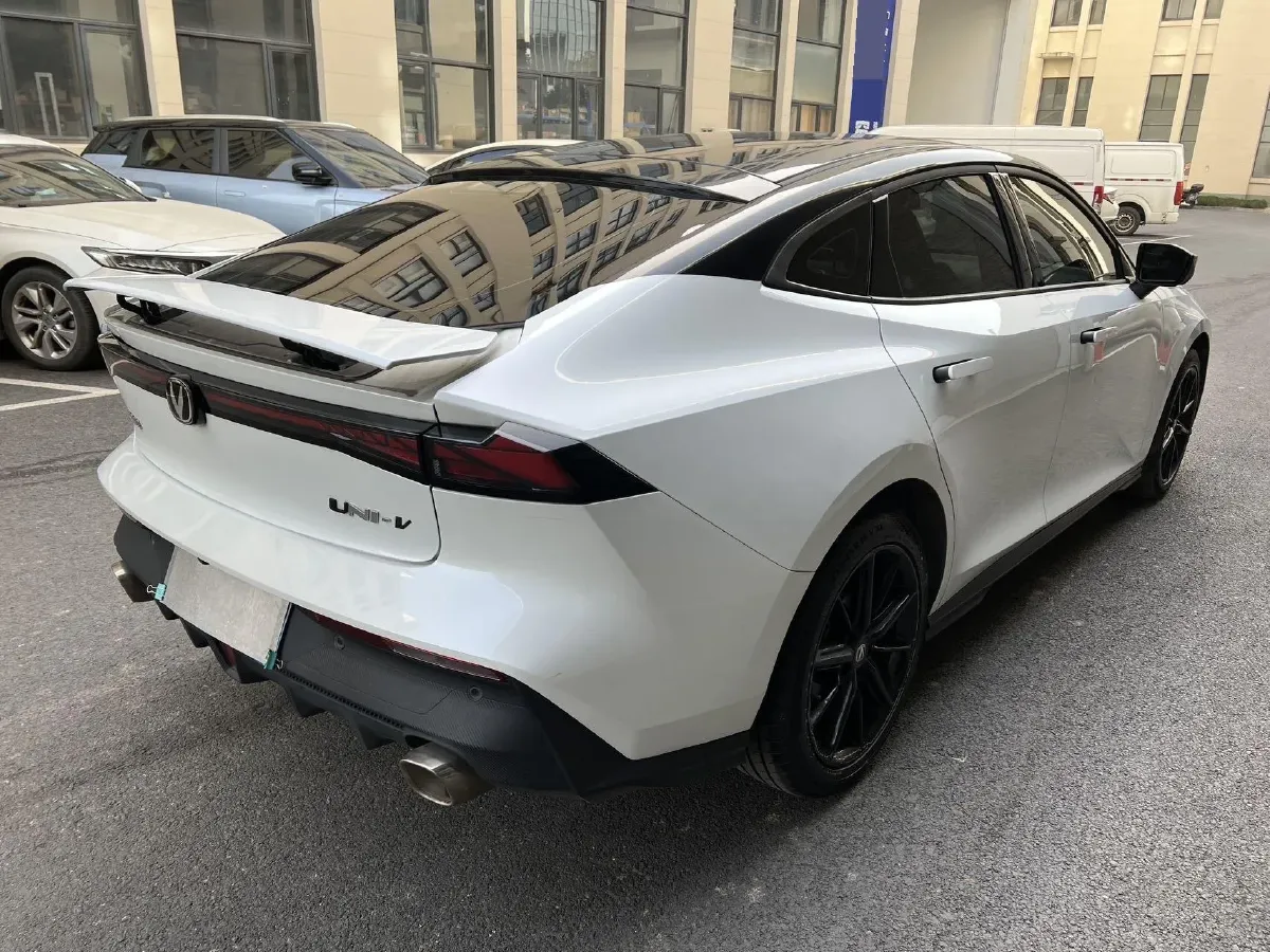 2023 ChangAn UNI-V 1.5T 188HP L4 7DCT,autocango,china used car exporter,china ev exporter,chinese used car exporter,chinese used ev exporter