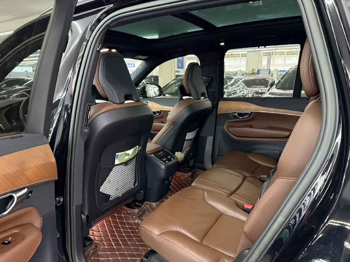 2023 Volvo XC90 2.0T 299HP L4 8AT,autocango,china used car exporter,china ev exporter,chinese used car exporter,chinese used ev exporter