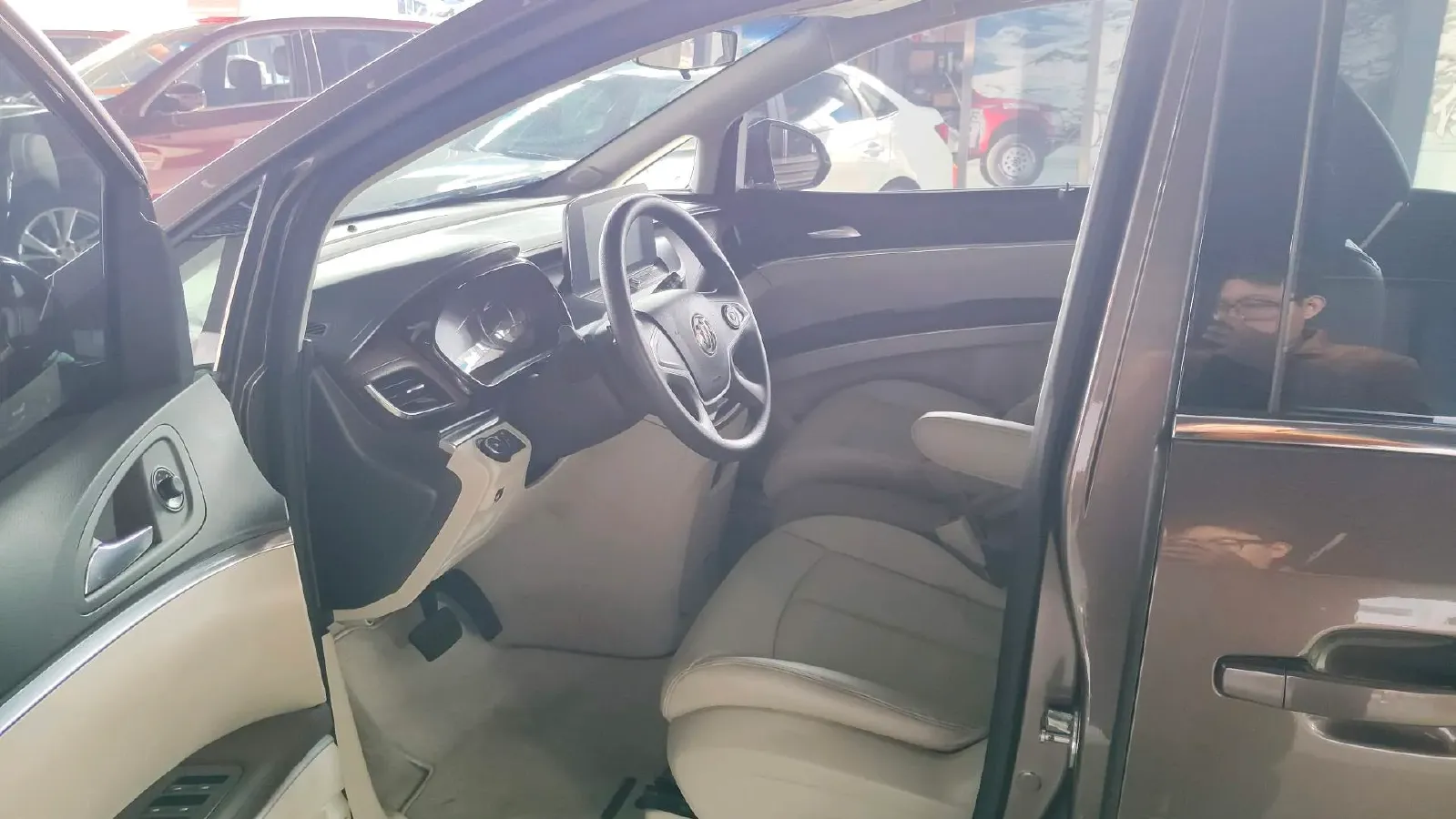 2021 Buick GL8 2.0T 237HP L4 9AT,autocango,china used car exporter,china ev exporter,chinese used car exporter,chinese used ev exporter