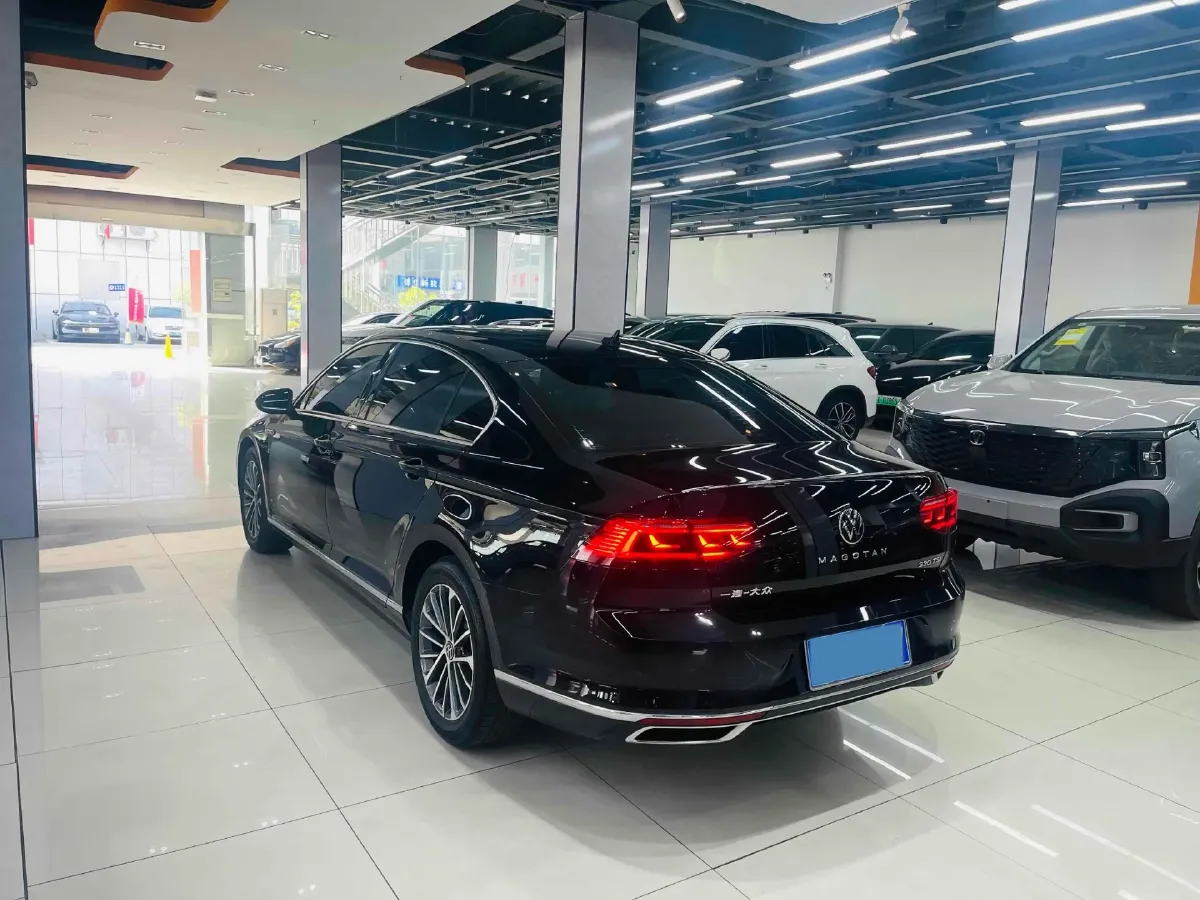 2020 Volkswagen Magotan 2.0T 186HP L4 7DCT,autocango,china used car exporter,china ev exporter,chinese used car exporter,chinese used ev exporter