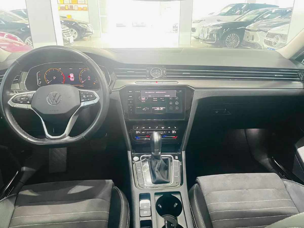 2020 Volkswagen Magotan 2.0T 186HP L4 7DCT,autocango,china used car exporter,china ev exporter,chinese used car exporter,chinese used ev exporter