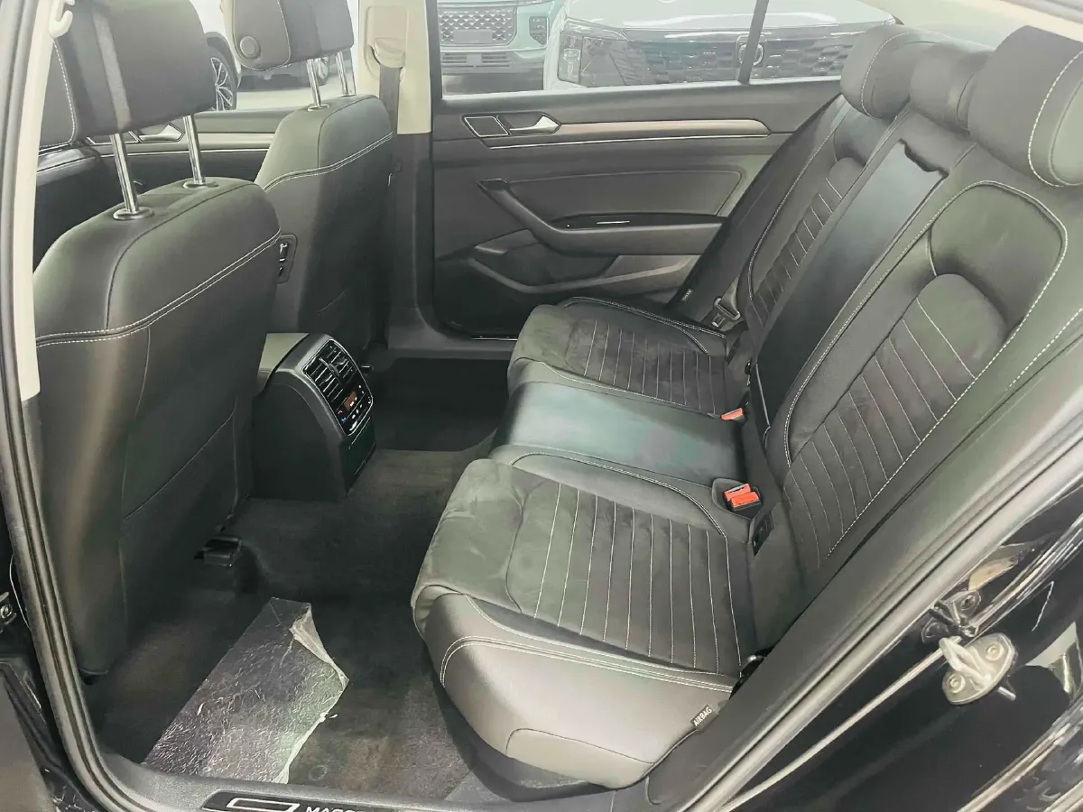 2020 Volkswagen Magotan 2.0T 186HP L4 7DCT,autocango,china used car exporter,china ev exporter,chinese used car exporter,chinese used ev exporter