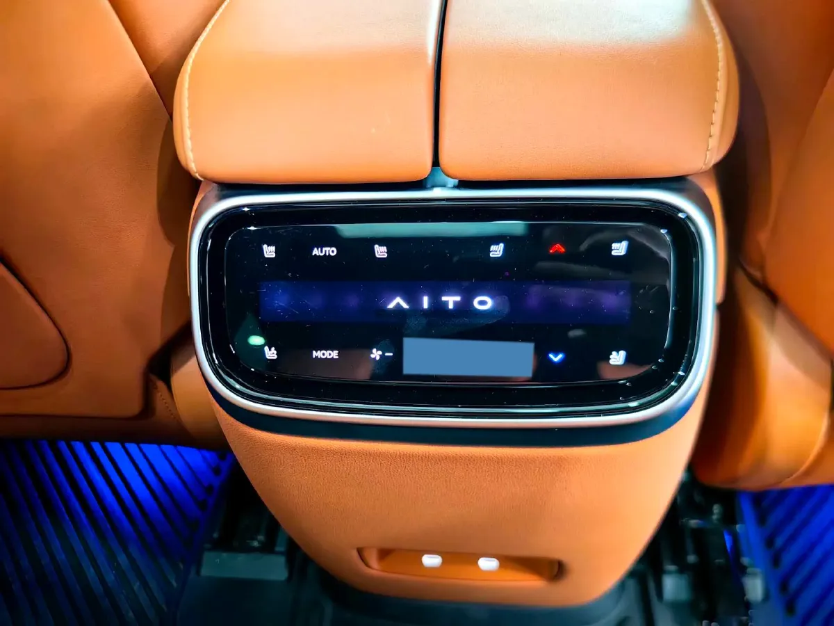 2024 AITO AITO M7 1.5T 152HP L4 REEV 42KWH,autocango,china used car exporter,china ev exporter,chinese used car exporter,chinese used ev exporter