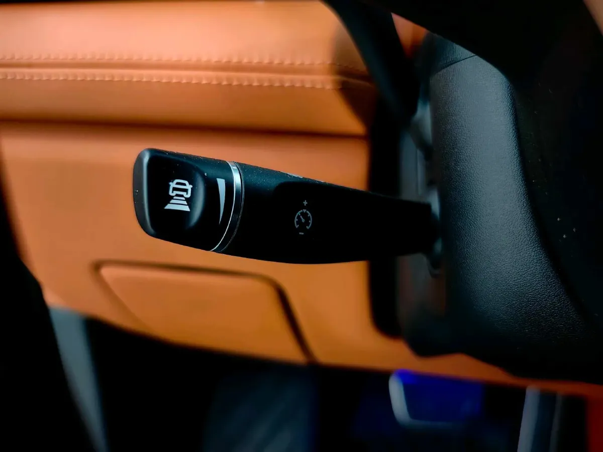 2024 AITO AITO M7 1.5T 152HP L4 REEV 42KWH,autocango,china used car exporter,china ev exporter,chinese used car exporter,chinese used ev exporter