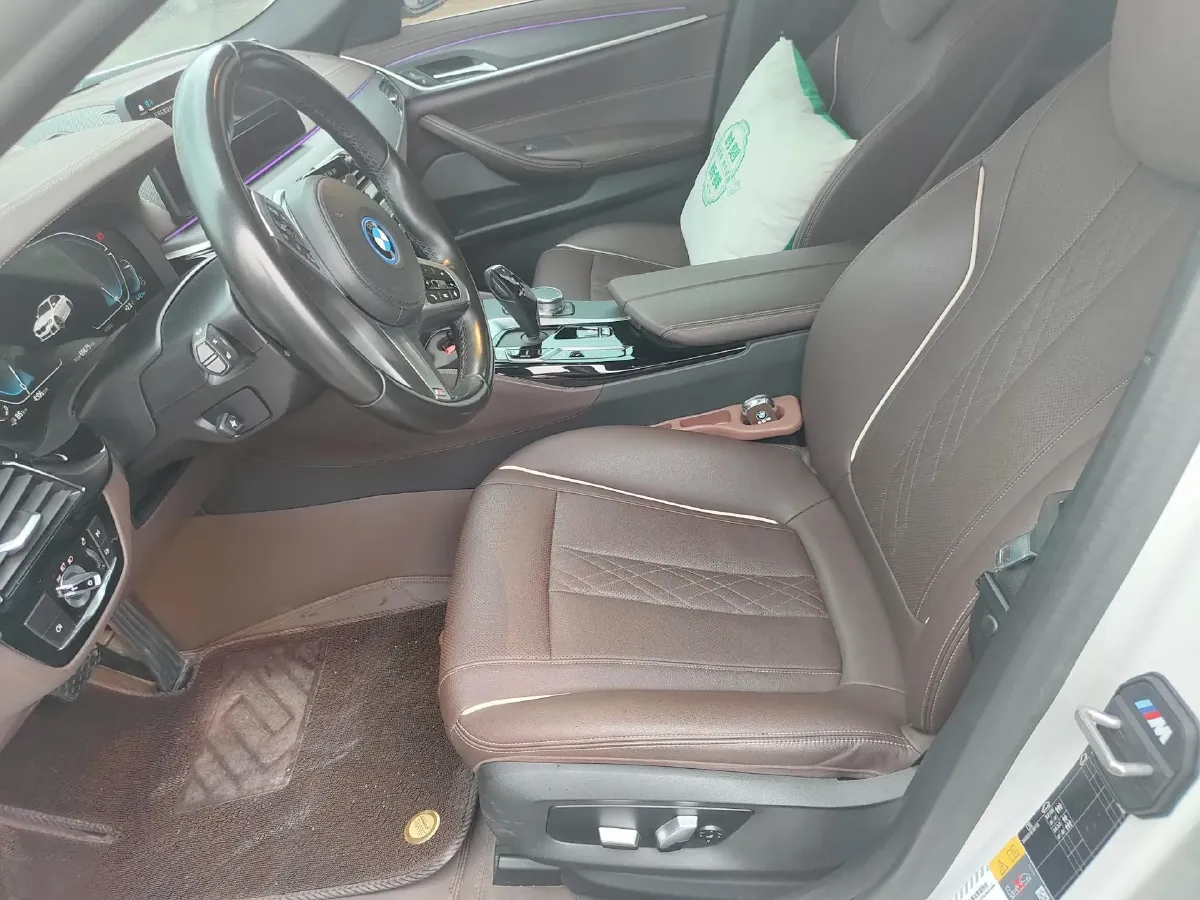 2022 BMW 5 Series 2.0T 184HP L4 8AT PHEV 17.7KWH,autocango,china used car exporter,china ev exporter,chinese used car exporter,chinese used ev exporter