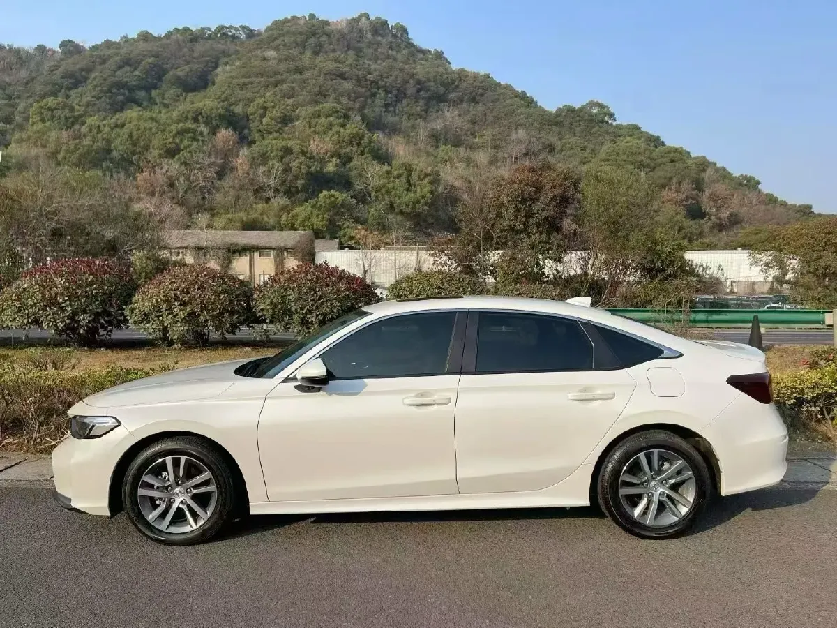 2025 Honda Civic 1.5T 182HP L4 CVT,autocango,china used car exporter,china ev exporter,chinese used car exporter,chinese used ev exporter